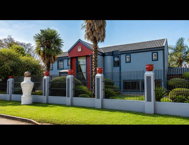 7 BEDROOM HOUSE FOR SALE IN THREE RIVERS